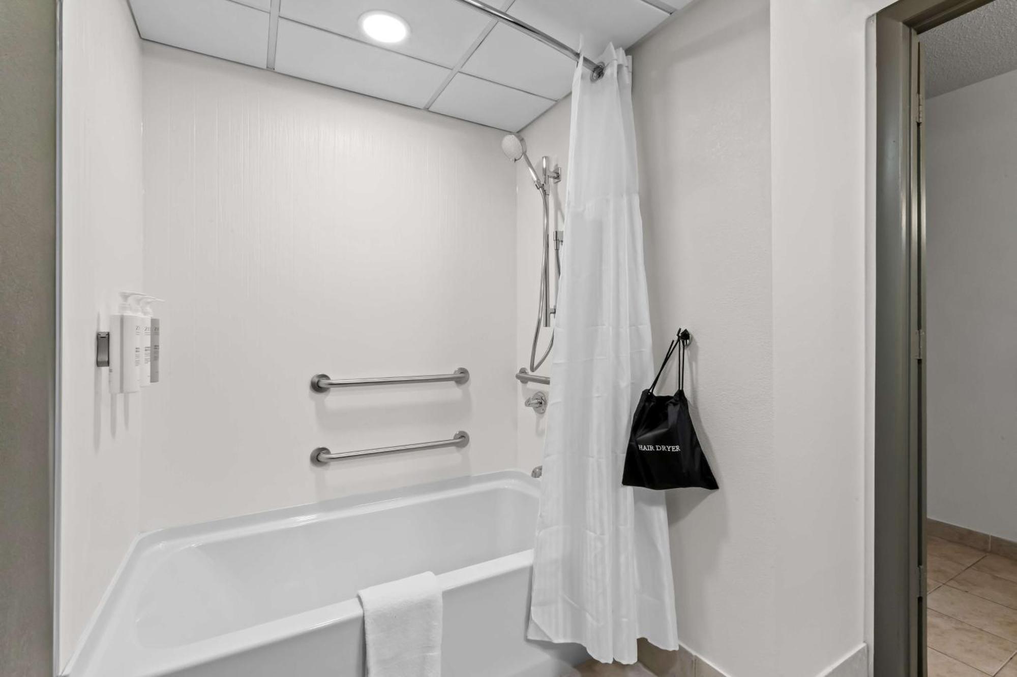 Spark By Hilton Bensalem Philadelphia Exterior photo